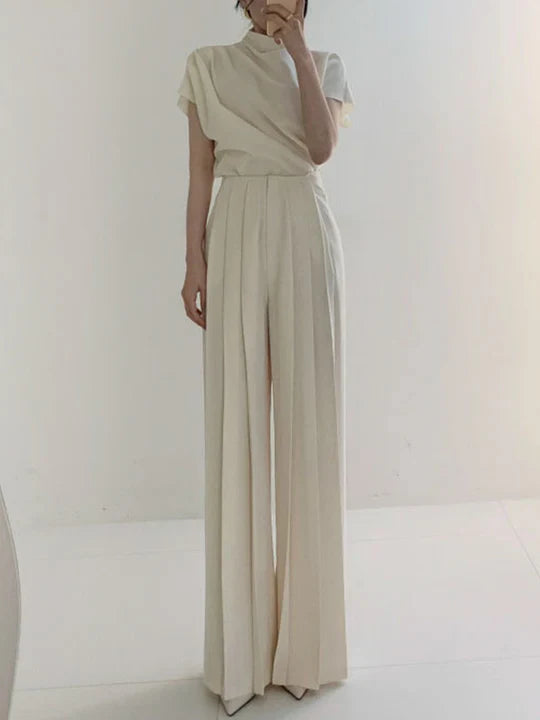 Pleated pants with high waist and wide leg