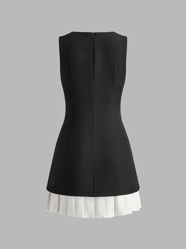 Two-tone sleeveless pleated dress